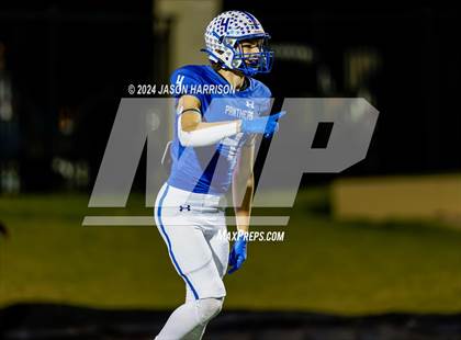 Thumbnail 1 in Ferris vs. Van Alstyne (UIL Football 4A Region 2 Bi District) photogallery.