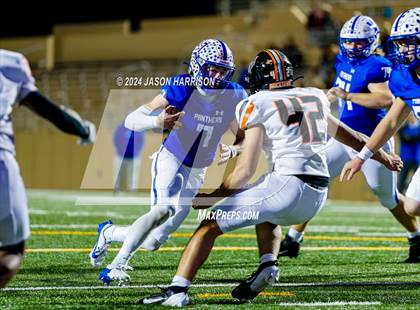 Thumbnail 1 in Ferris vs. Van Alstyne (UIL Football 4A Region 2 Bi District) photogallery.