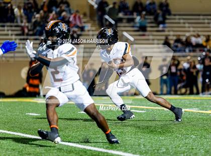 Thumbnail 1 in Ferris vs. Van Alstyne (UIL Football 4A Region 2 Bi District) photogallery.