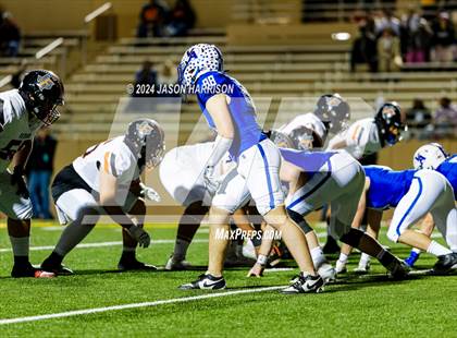 Thumbnail 3 in Ferris vs. Van Alstyne (UIL Football 4A Region 2 Bi District) photogallery.
