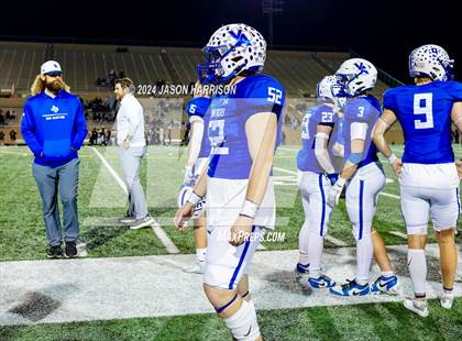 Thumbnail 3 in Ferris vs. Van Alstyne (UIL Football 4A Region 2 Bi District) photogallery.