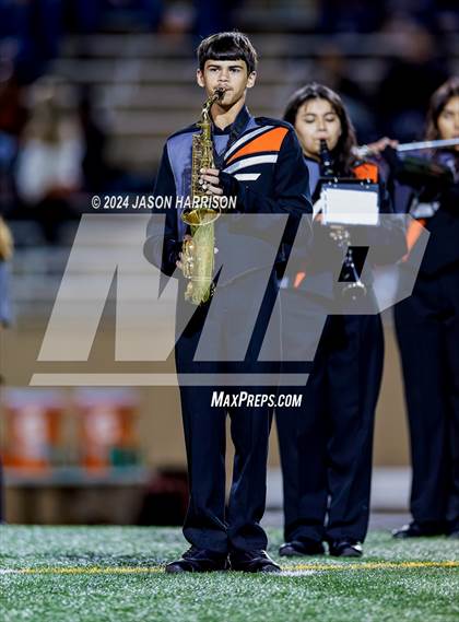 Thumbnail 2 in Ferris vs. Van Alstyne (UIL Football 4A Region 2 Bi District) photogallery.