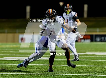 Thumbnail 1 in Ferris vs. Van Alstyne (UIL Football 4A Region 2 Bi District) photogallery.