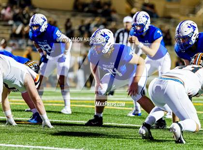Thumbnail 3 in Ferris vs. Van Alstyne (UIL Football 4A Region 2 Bi District) photogallery.