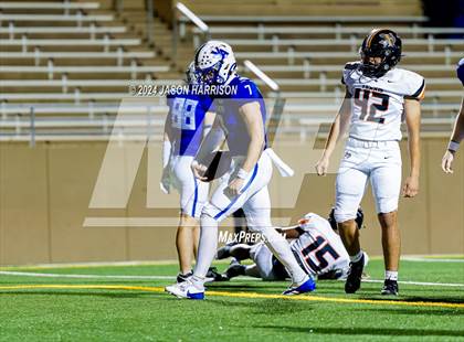 Thumbnail 3 in Ferris vs. Van Alstyne (UIL Football 4A Region 2 Bi District) photogallery.