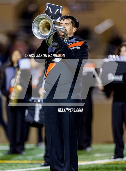 Thumbnail 1 in Ferris vs. Van Alstyne (UIL Football 4A Region 2 Bi District) photogallery.