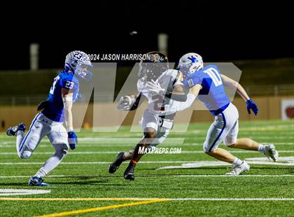 Thumbnail 2 in Ferris vs. Van Alstyne (UIL Football 4A Region 2 Bi District) photogallery.