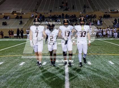 Thumbnail 3 in Ferris vs. Van Alstyne (UIL Football 4A Region 2 Bi District) photogallery.
