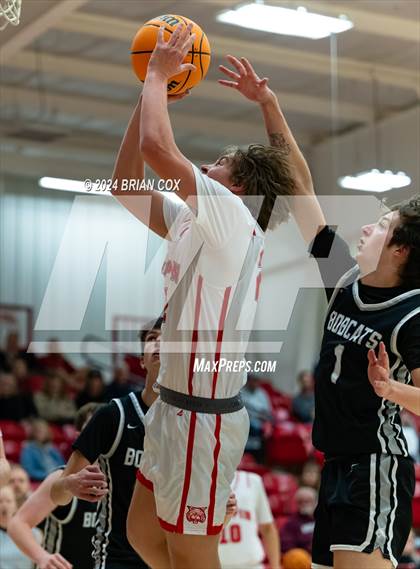 Thumbnail 1 in Marshall vs Flippin (Arvest Tournament) photogallery.