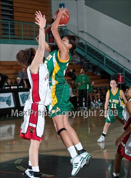 Thumbnail 1 in Carondelet vs. St. Joseph (West Coast Jamboree) photogallery.