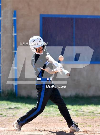 Thumbnail 2 in Questa @ Penasco photogallery.