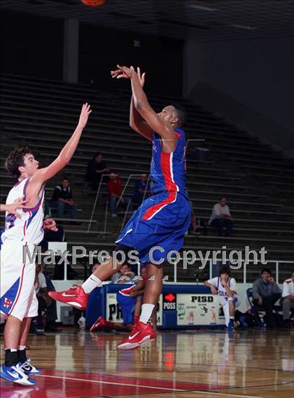 Thumbnail 3 in Westlake vs Duncanville (McDonald's Texas Invitational) photogallery.