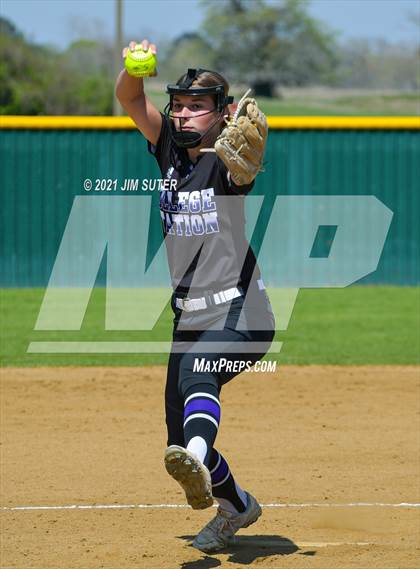 Thumbnail 3 in College Station @ Brenham photogallery.