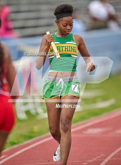 Thumbnail 3 in Dave Bethany Relays (4x200M) photogallery.