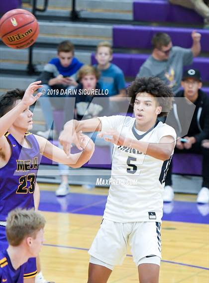 Thumbnail 1 in Mesa vs. Desert Vista (Fear the Hop Tournament) photogallery.