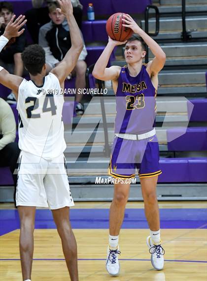 Thumbnail 1 in Mesa vs. Desert Vista (Fear the Hop Tournament) photogallery.