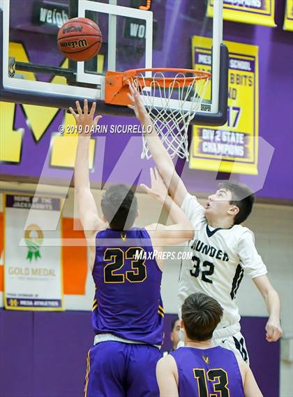 Thumbnail 3 in Mesa vs. Desert Vista (Fear the Hop Tournament) photogallery.