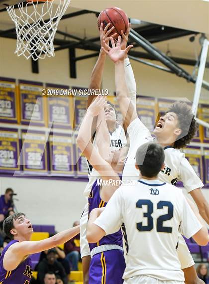 Thumbnail 2 in Mesa vs. Desert Vista (Fear the Hop Tournament) photogallery.