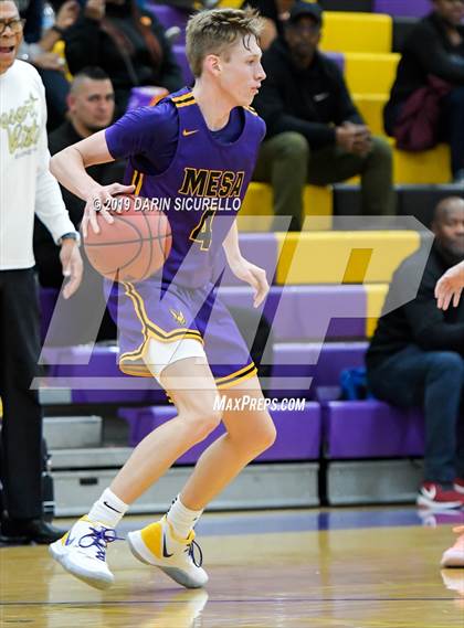 Thumbnail 2 in Mesa vs. Desert Vista (Fear the Hop Tournament) photogallery.