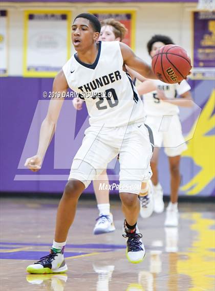 Thumbnail 1 in Mesa vs. Desert Vista (Fear the Hop Tournament) photogallery.