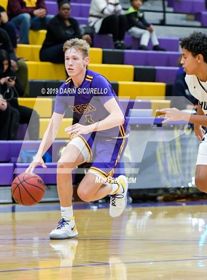 Thumbnail 2 in Mesa vs. Desert Vista (Fear the Hop Tournament) photogallery.