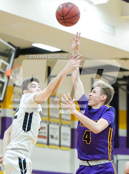 Thumbnail 1 in Mesa vs. Desert Vista (Fear the Hop Tournament) photogallery.