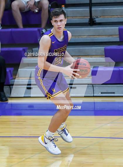 Thumbnail 3 in Mesa vs. Desert Vista (Fear the Hop Tournament) photogallery.