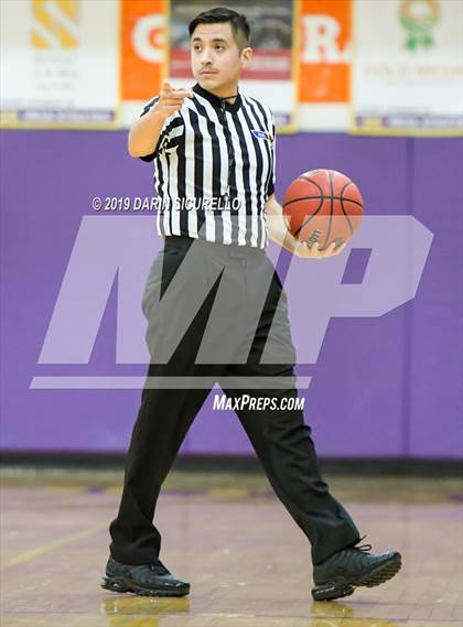Thumbnail 3 in Mesa vs. Desert Vista (Fear the Hop Tournament) photogallery.