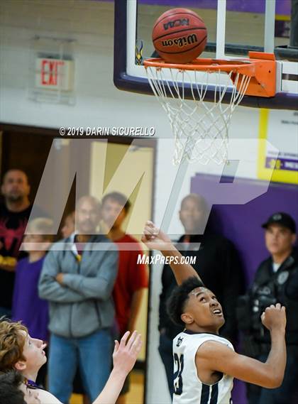 Thumbnail 3 in Mesa vs. Desert Vista (Fear the Hop Tournament) photogallery.