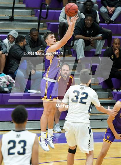 Thumbnail 1 in Mesa vs. Desert Vista (Fear the Hop Tournament) photogallery.
