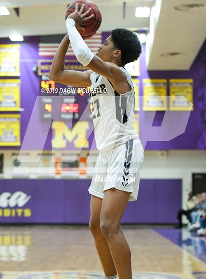 Thumbnail 2 in Mesa vs. Desert Vista (Fear the Hop Tournament) photogallery.