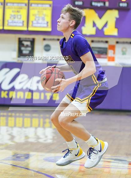 Thumbnail 3 in Mesa vs. Desert Vista (Fear the Hop Tournament) photogallery.