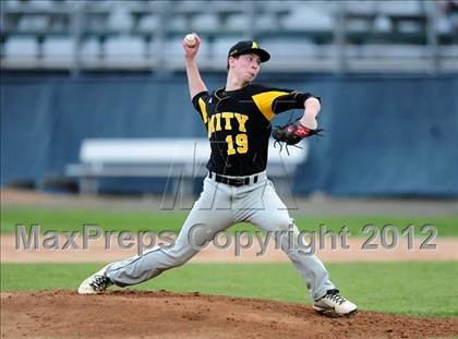 Thumbnail 2 in Hand vs. Amity Regional (SCC Semifinal) photogallery.