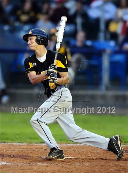 Thumbnail 1 in Hand vs. Amity Regional (SCC Semifinal) photogallery.