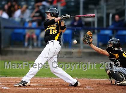 Thumbnail 3 in Hand vs. Amity Regional (SCC Semifinal) photogallery.