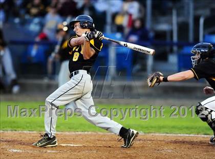 Thumbnail 3 in Hand vs. Amity Regional (SCC Semifinal) photogallery.