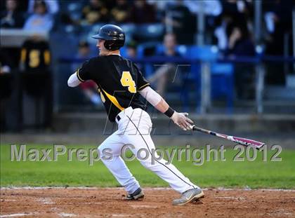 Thumbnail 2 in Hand vs. Amity Regional (SCC Semifinal) photogallery.