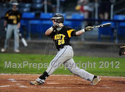 Thumbnail 3 in Hand vs. Amity Regional (SCC Semifinal) photogallery.