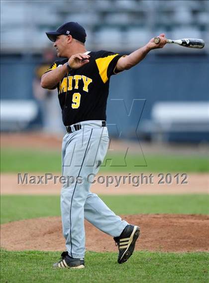 Thumbnail 2 in Hand vs. Amity Regional (SCC Semifinal) photogallery.