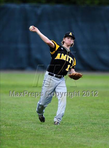 Thumbnail 2 in Hand vs. Amity Regional (SCC Semifinal) photogallery.