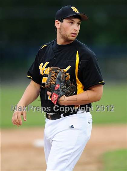 Thumbnail 3 in Hand vs. Amity Regional (SCC Semifinal) photogallery.
