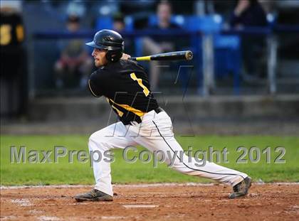 Thumbnail 2 in Hand vs. Amity Regional (SCC Semifinal) photogallery.