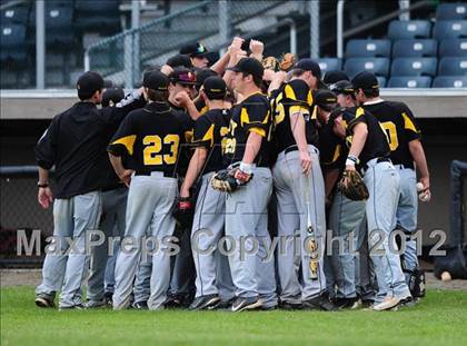Thumbnail 3 in Hand vs. Amity Regional (SCC Semifinal) photogallery.
