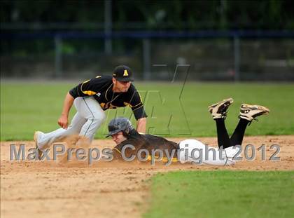 Thumbnail 3 in Hand vs. Amity Regional (SCC Semifinal) photogallery.