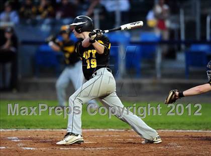 Thumbnail 2 in Hand vs. Amity Regional (SCC Semifinal) photogallery.