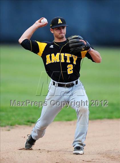 Thumbnail 1 in Hand vs. Amity Regional (SCC Semifinal) photogallery.