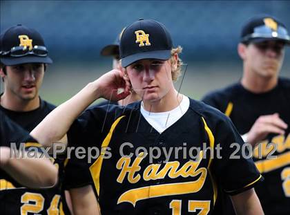 Thumbnail 2 in Hand vs. Amity Regional (SCC Semifinal) photogallery.