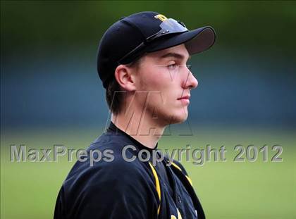 Thumbnail 2 in Hand vs. Amity Regional (SCC Semifinal) photogallery.