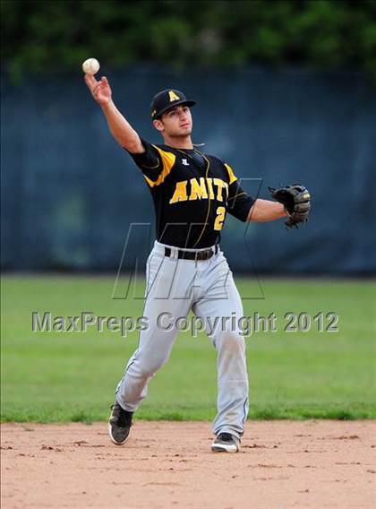 Thumbnail 2 in Hand vs. Amity Regional (SCC Semifinal) photogallery.