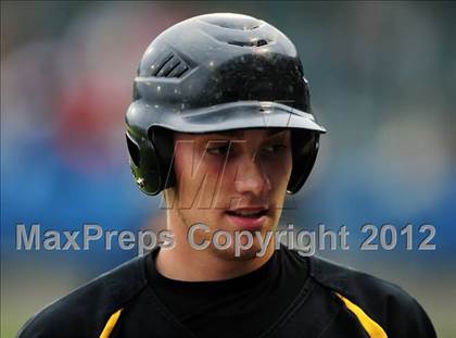 Thumbnail 2 in Hand vs. Amity Regional (SCC Semifinal) photogallery.
